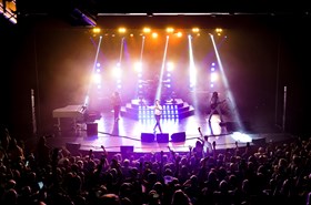 Live on Tour - Rob Lea 02